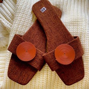 Brand new never worn size 10 brown sandal.